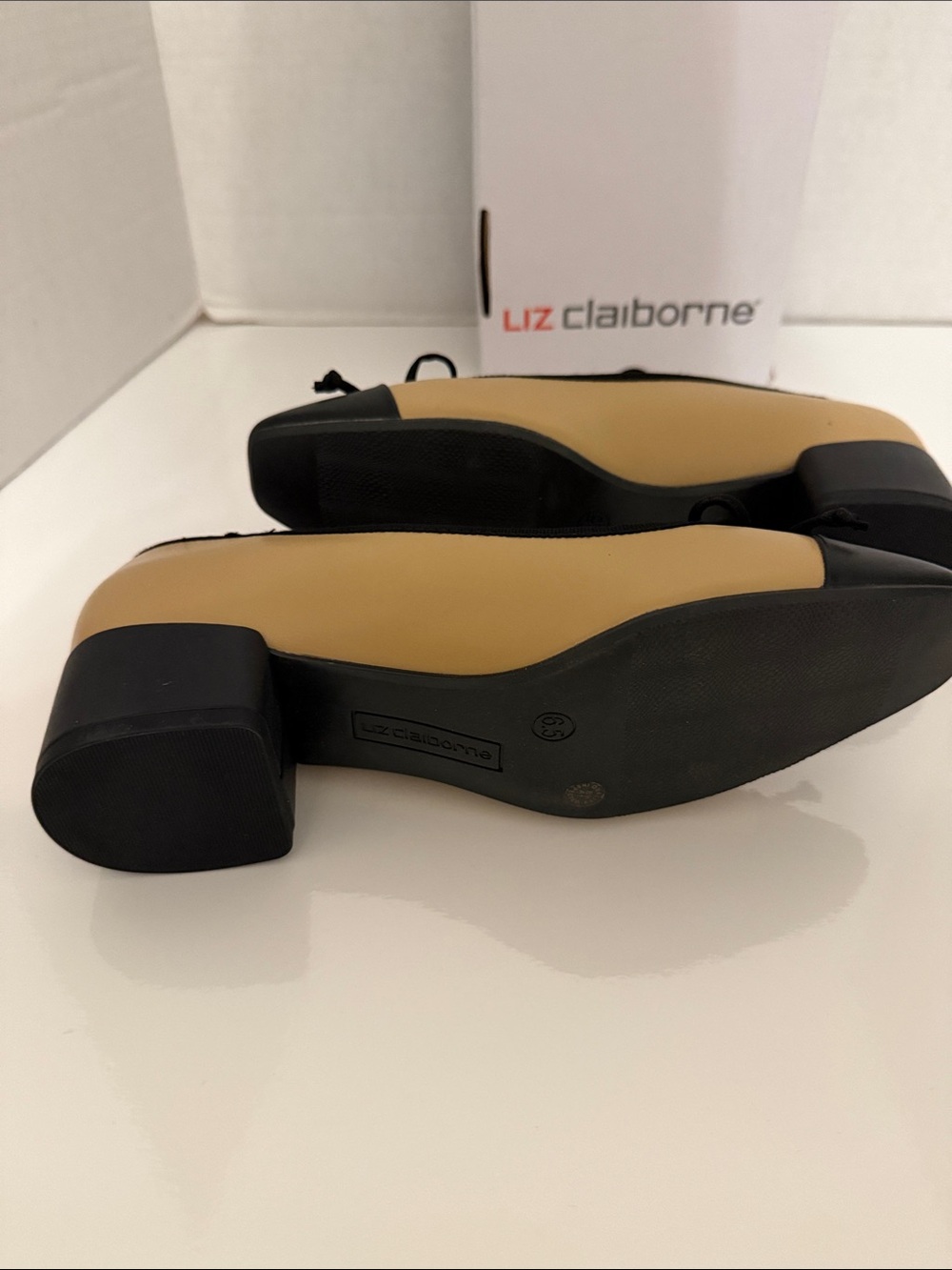 Liz Claiborne Two-Tone Ballet Pump - Black & Nude 6.5M new in box - Picture 4 of 10